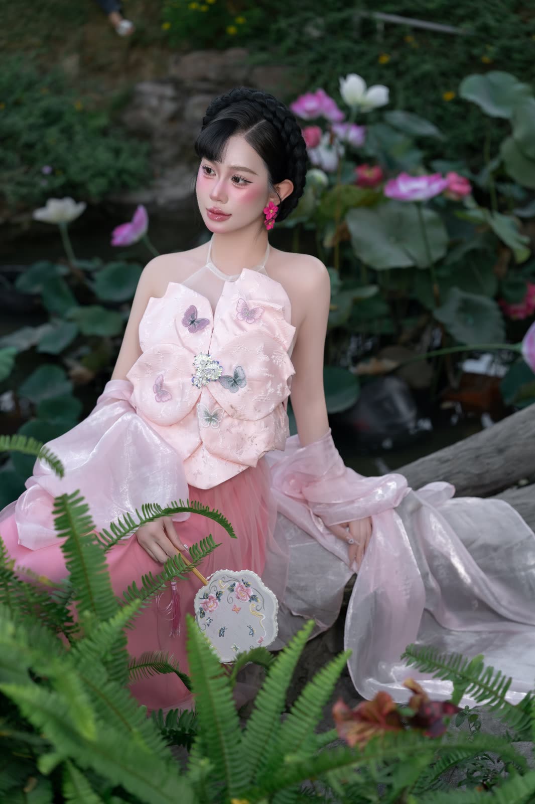 Một góc ngồi tại Tiệm cà phê Ông Quan