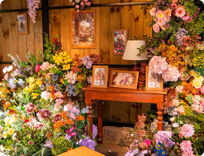 Một góc decor ngập hoa tại Ông Quan